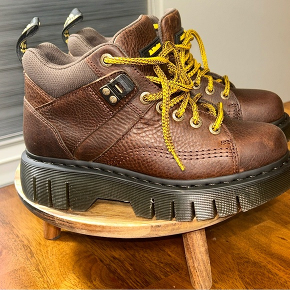 Dr. Martens Woodard Grizzly Women’s 8 Dark Brown Ankle Boots NWOT - Picture 15 of 16